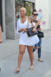 Amber Rose zeigte sich in einem weißen, engen Kleidchen