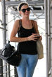 Anne Hathaways Leggings sind ein bisschen zu eng