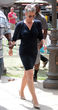 Jamie Lee Curtis macht im dunkelblauen Dress eine tolle Figur