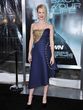 January Jones ist solo