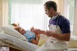 Auch Schwester Sabine und der Pathologe Günni haben zu einander gefunden