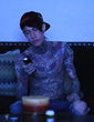 Trace Cyrus zeigt in seinem neuen Clip seinen Oberkörper