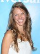 Tracy Spiridakos spielt die zweite Hauptrolle und verkörpert die Nichte von Miles