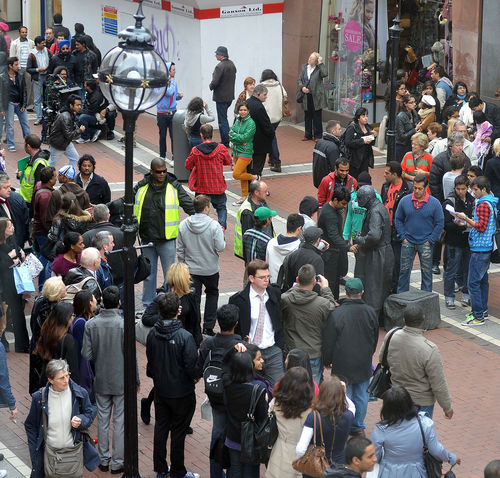 Gewürgt & Geköpft: Bollywood-Star ermordet! | Promiflash.de