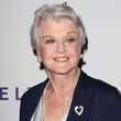 Sie erinnert ein wenig an die Schauspielerin Angela Lansbury 
