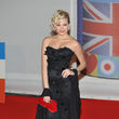 Pixie Lott zeigte sich sexy in einem schulterfreien Kleid Pixie Lott zeigte sich sexy in einem schulterfreien Kleid