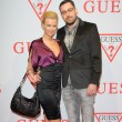Sido und seine Doreen auf dem roten Teppich bei GUESS