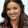 Normalerweise hat Miranda Kerr dunkle, lange Haare