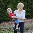 Auch Schauspielerin Sharon Stone hat in Stresssituationen keine Lust auf High Heels