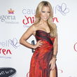 Sylvie van der Vaart erschien in London im roten Feuer-Dress 