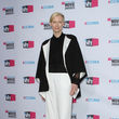 Tildas schwarz-weiß Outfit besticht durch Marlene-Charme