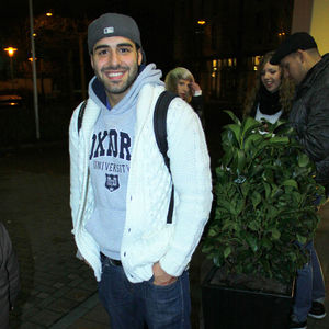 hamed-anousheh-im-grauen-kapuze...