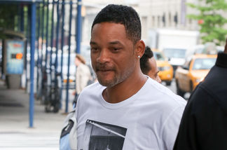 Will Smith trägt einen grauen Bart...