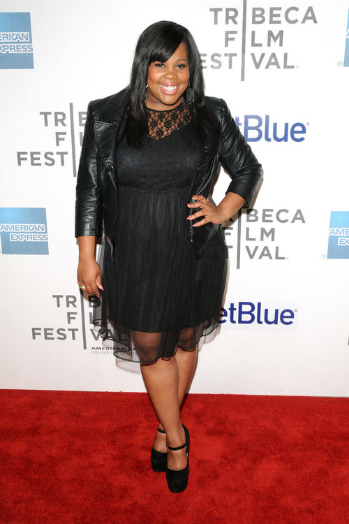 Amber Riley fiel auf dem roten Teppich in Hollywood Ohnmacht Amber Riley fiel auf dem roten Teppich in Hollywood Ohnmacht