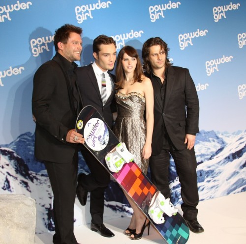 Die vier Darsteller aus Powder Girl: Ken Duken, Ed Westwick, Felicity Jones und Adam Bousdoukos