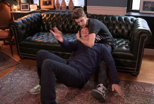 Justin Bieber lieferte sich einen Wettstreit mit Jimmy Fallon Justin Bieber lieferte sich einen Wettstreit mit Jimmy Fallon