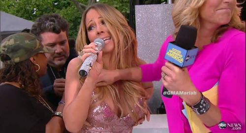 Mariah Careys Kleid platze vor laufender Kamera
