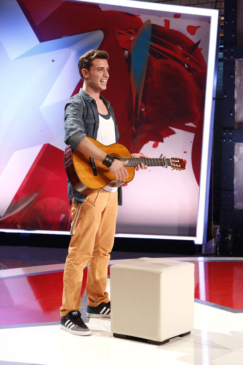 Kandidat Alessandro verwöhnte die Jury mit einer Massage Kandidat Alessandro verwöhnte die Jury mit einer Massage