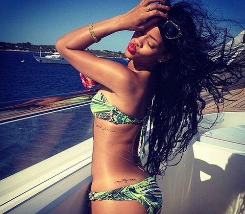 Rihanna sieht scharf aus im Bikini Rihanna sieht scharf aus im Bikini