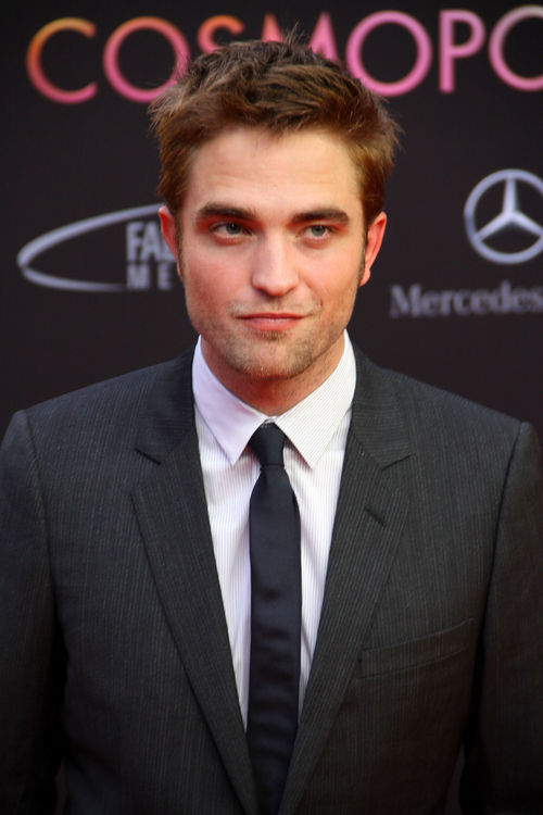 Robert Pattinson sorgte für Kreischalarm bei der Cosmopolis Premiere Robert Pattinson sorgte für Kreischalarm bei der Cosmopolis Premiere