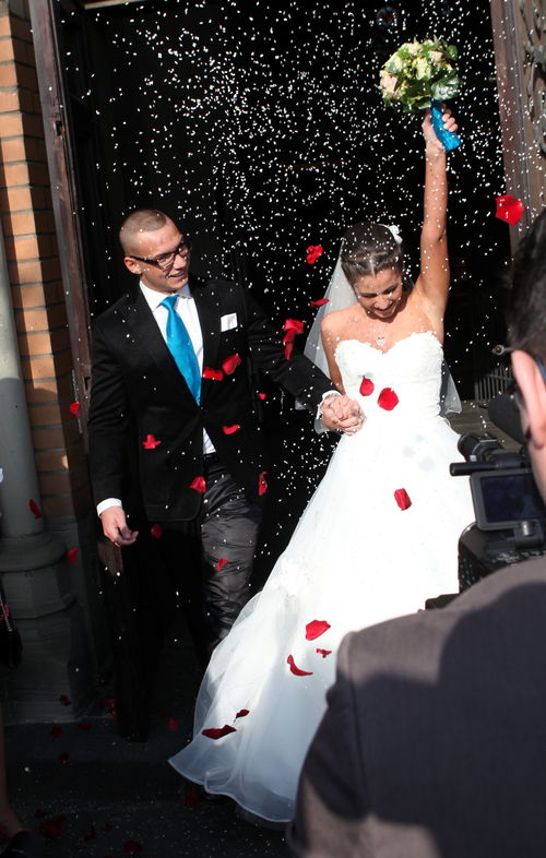 Sarah und Pietro haben kirchlich geheiratet Sarah und Pietro haben kirchlich geheiratet