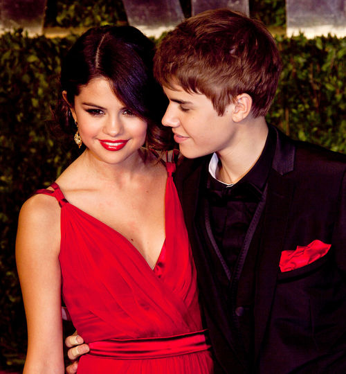 Justin Bieber, Selena Gomez - Selena habla de Justin como "un buen amigo"