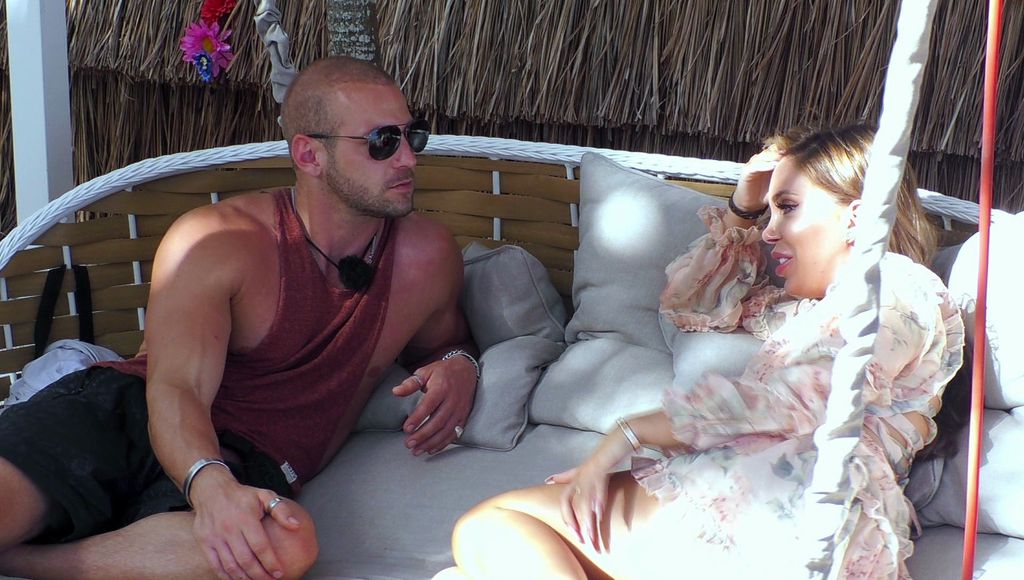 Als Einziger Single Tara Wird Ex On The Beach Konigin Promiflash De