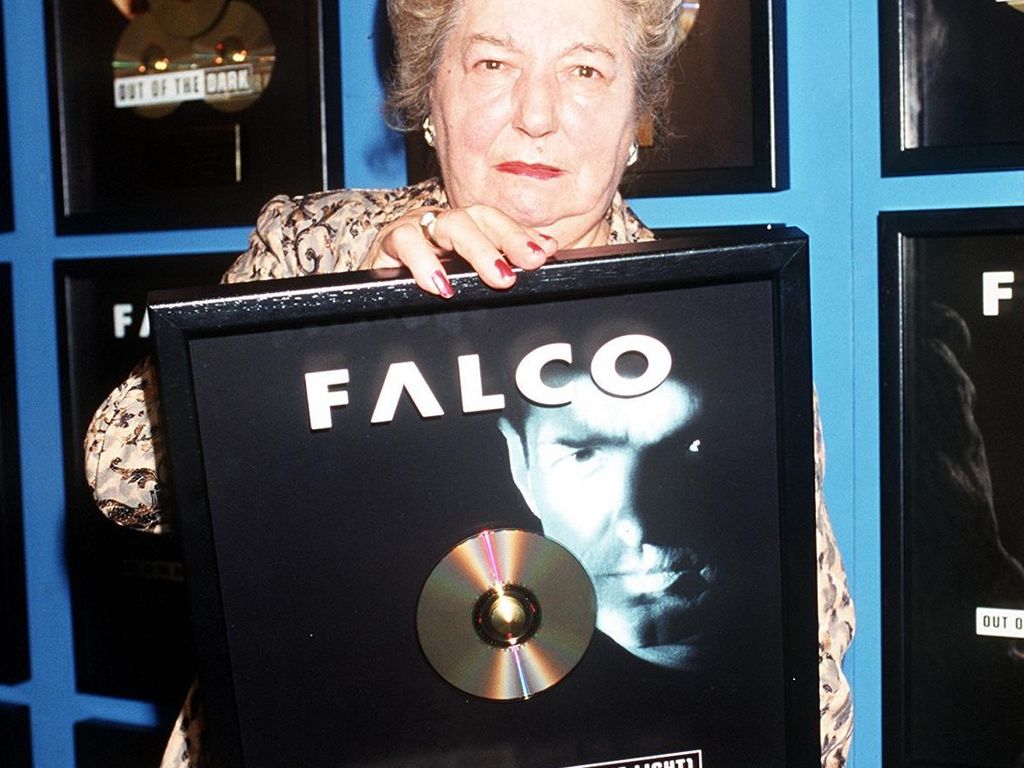 Falcos Mutter Falcos Mutter