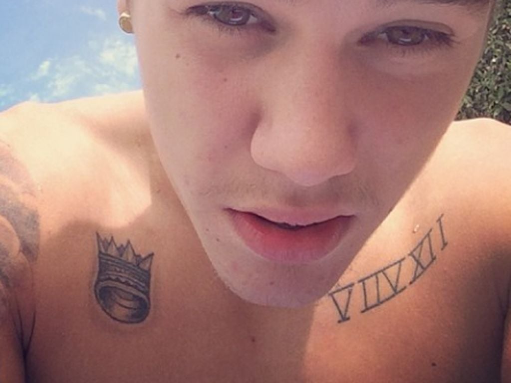 Justin Bieber Wird Mit Eiern Beworfen