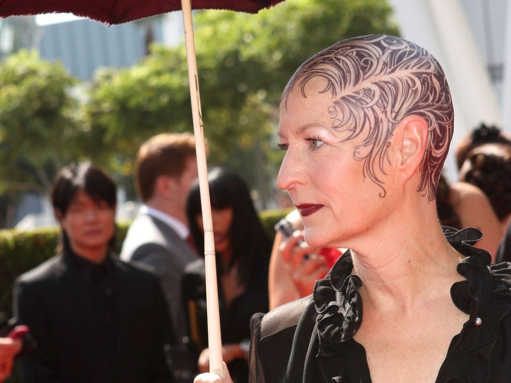 Krasses KopfTattoo bei "Glee"KostümDesignerin Promiflash.de