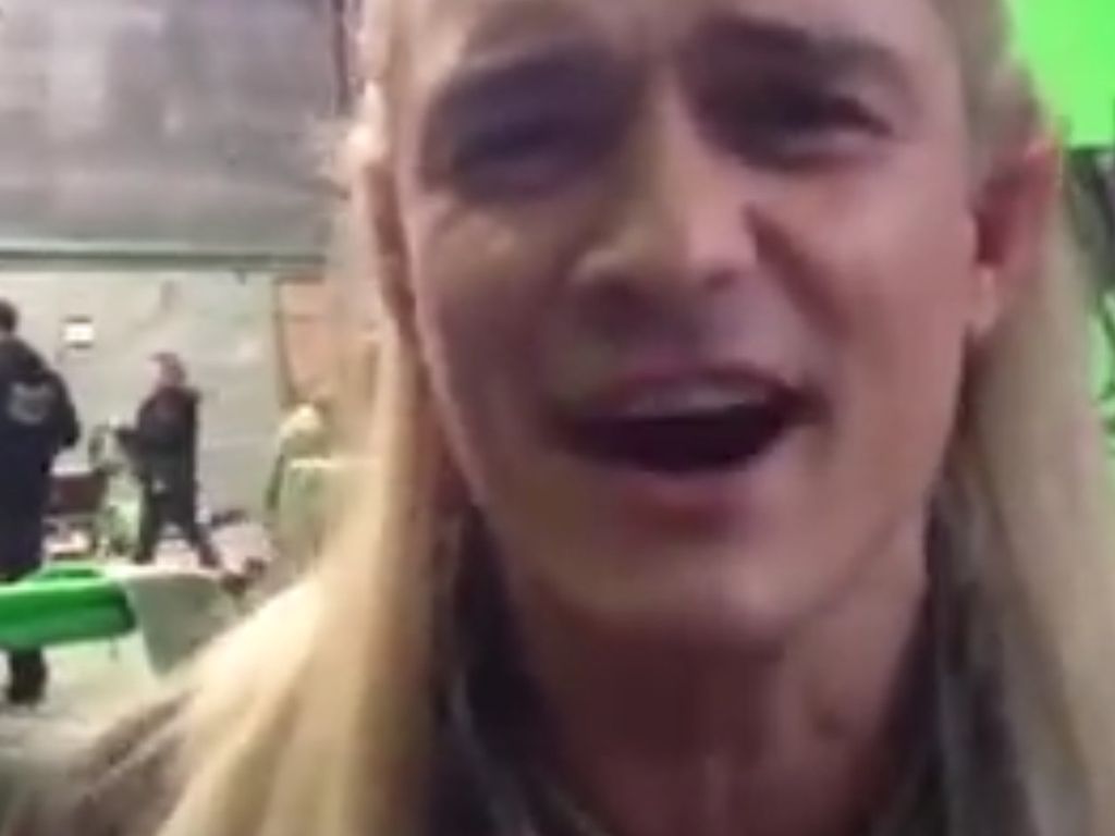orlando bloom song betrunken orlando bloom singt zum hobbit song promiflash de orlando bloom song betrunken orlando bloom singt zum hobbit song promiflash de
