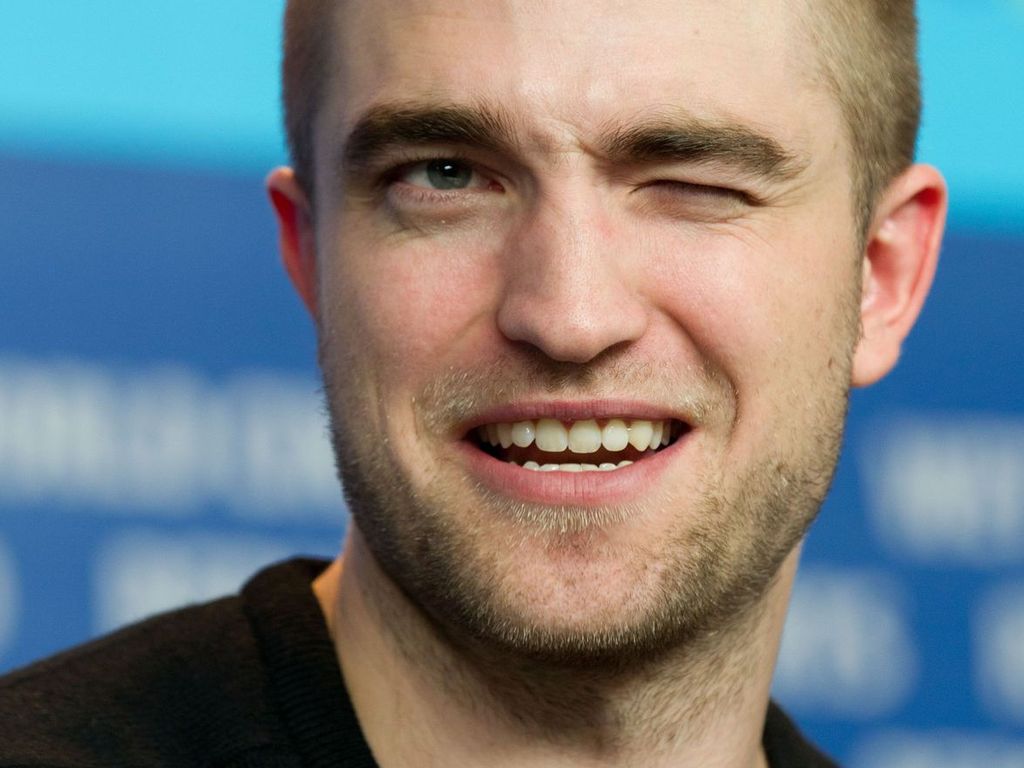 Mädchen, das aus robert pattinson ist