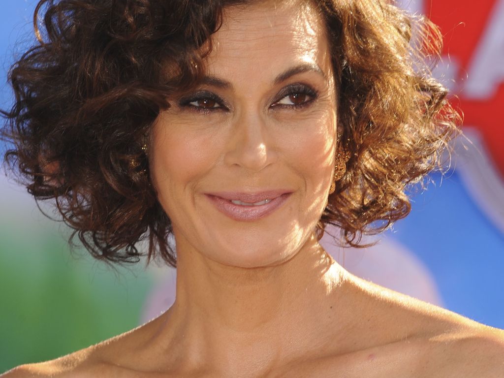 Teri Hatcher (49) Missglückte ihre BeautyOP? Promiflash.de