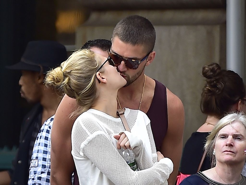 Toni Garrn Freund Toni Garrn Freund