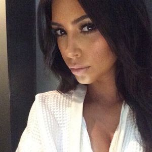 Kim Kardashian: Selbstironische Super-Bowl-Werbung - Promiflash.de