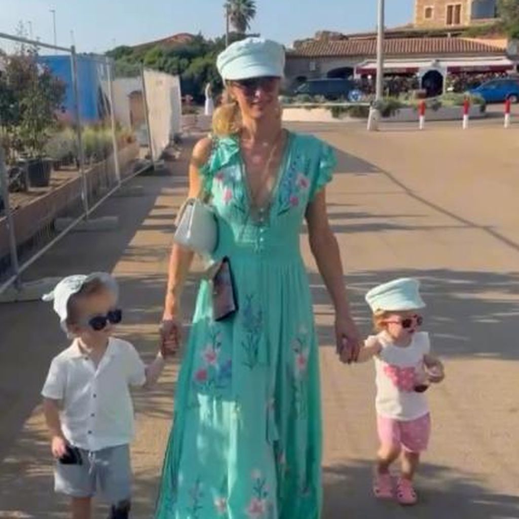 Paris Hilton mit ihren beiden Kindern, Juli 2025