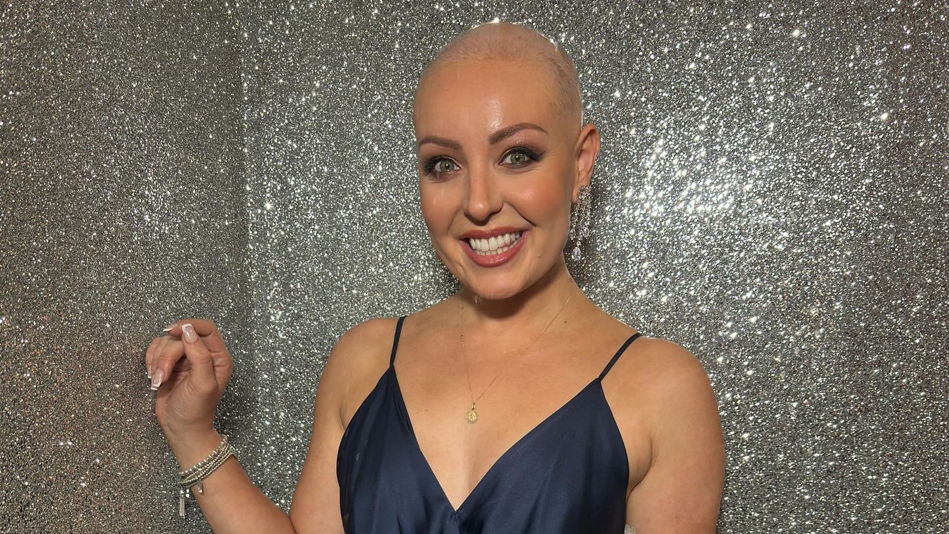 3 Tage überfällig Aber Keine Ss Anzeichen Krebskampf: Amy Dowden hat "keine Anzeichen der Krankheit"!