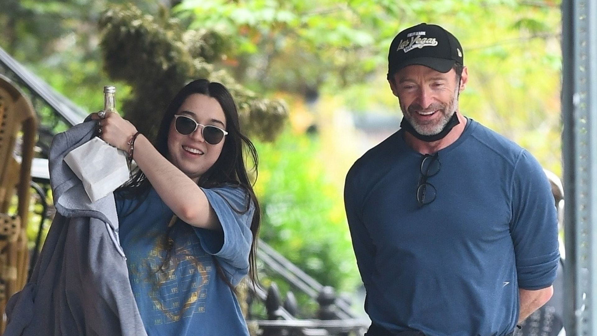 Seltene Bilder Hugh Jackman ist mit Tochter Ava unterwegs!