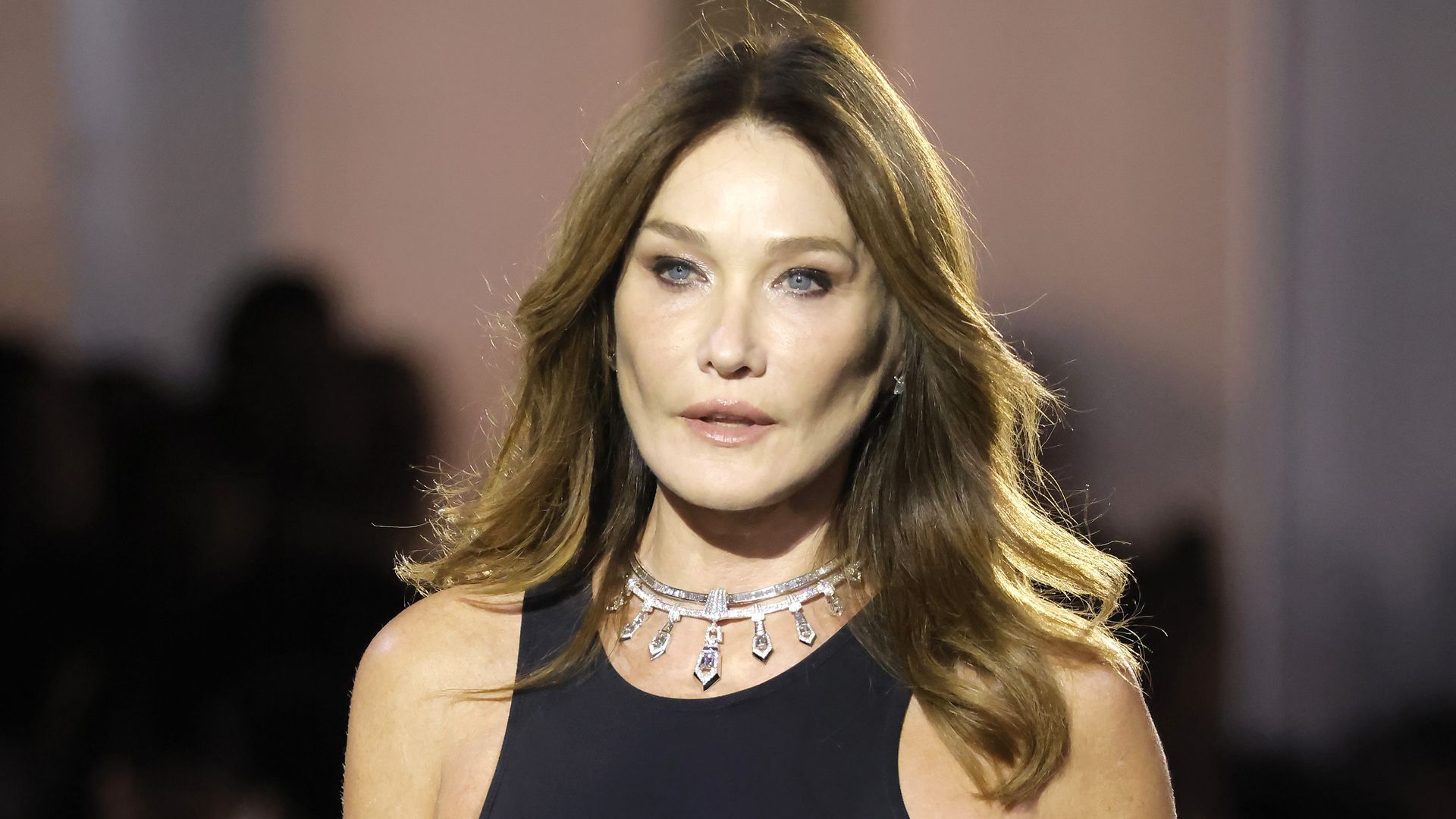 Ein Checkup deckte es auf Carla Bruni hatte Brustkrebs!