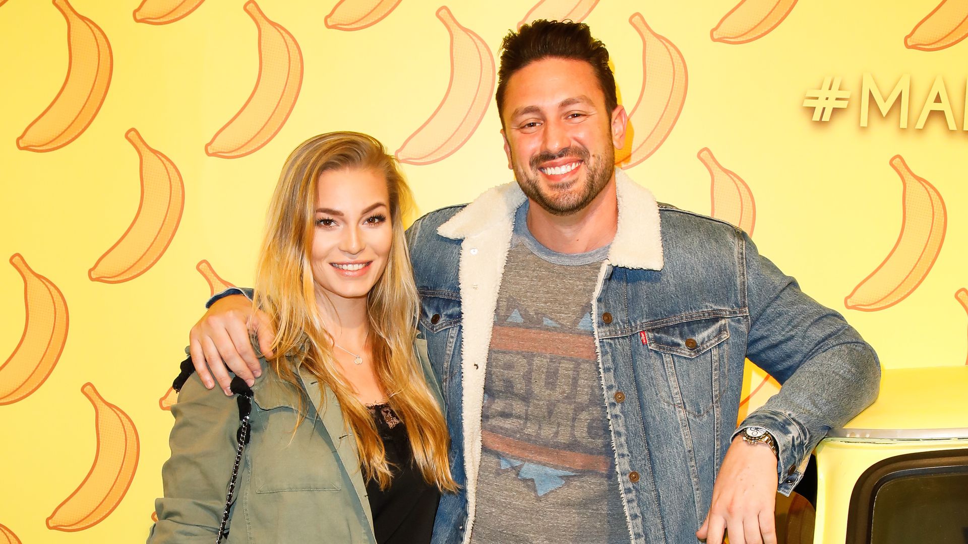 Daniel Völz sagt seiner Flamme Lisa schon \