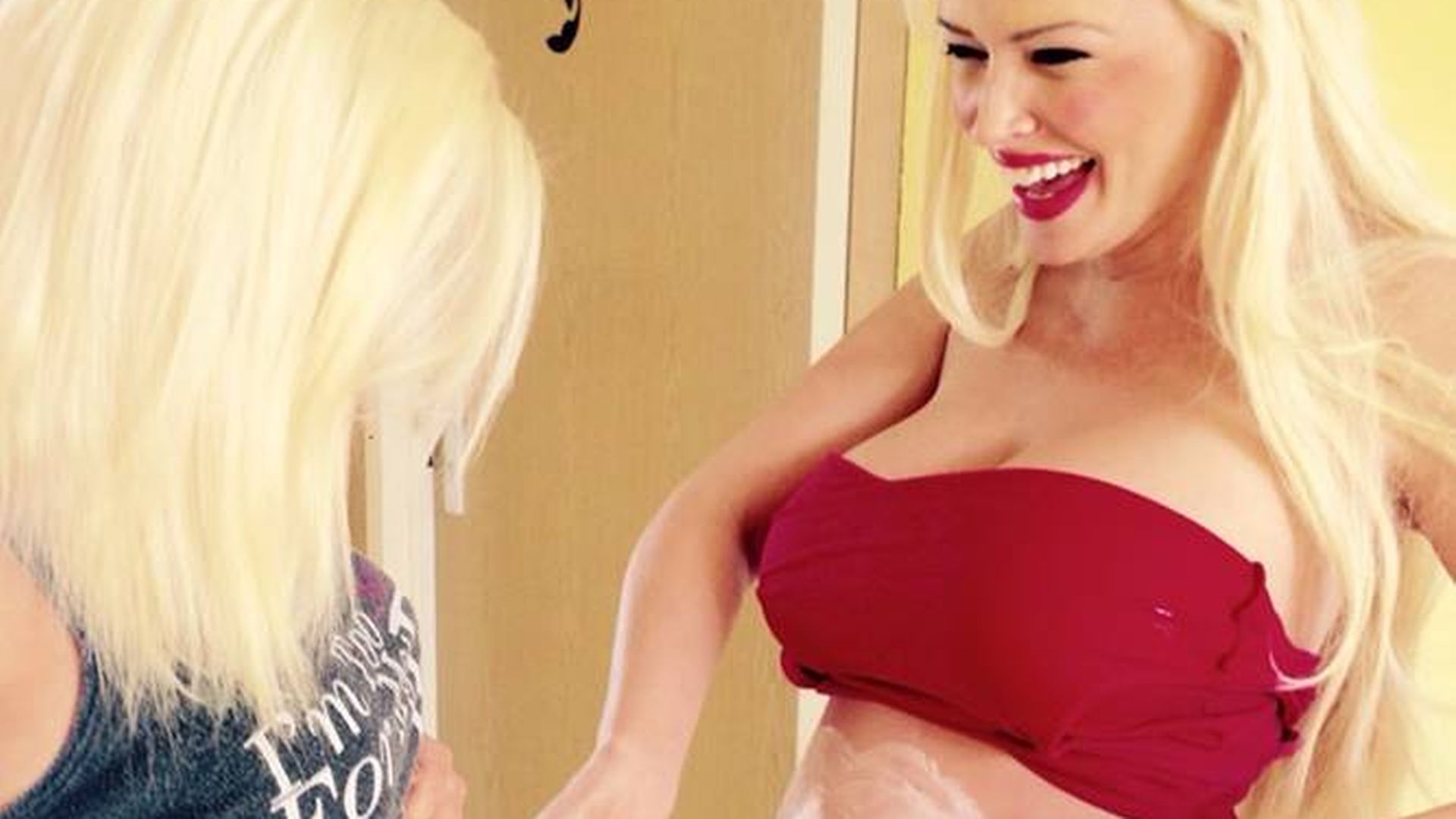 Babybauch! Daniela Katzenberger zeigt ihre Kugel