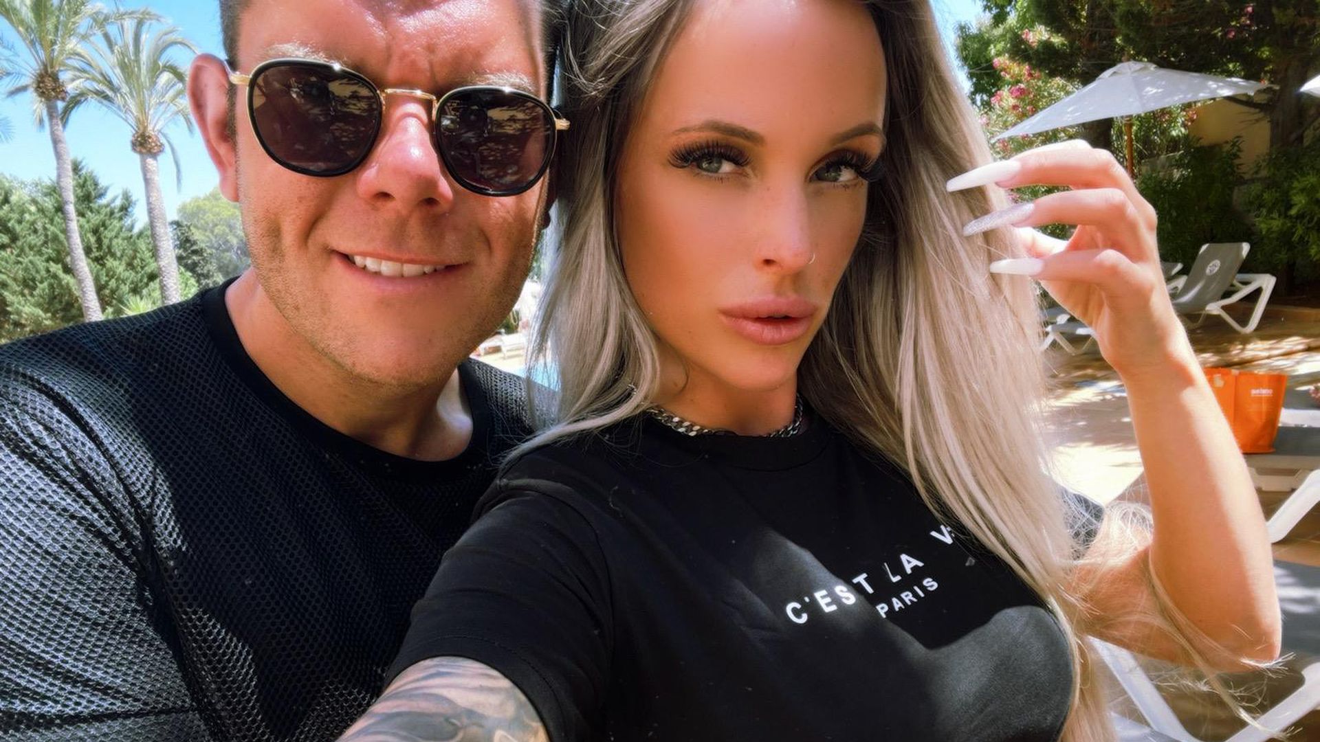 Mit SM-Ring: Dennis Schick teilt erste Turtelpics mit Jenny - Vimarsana News