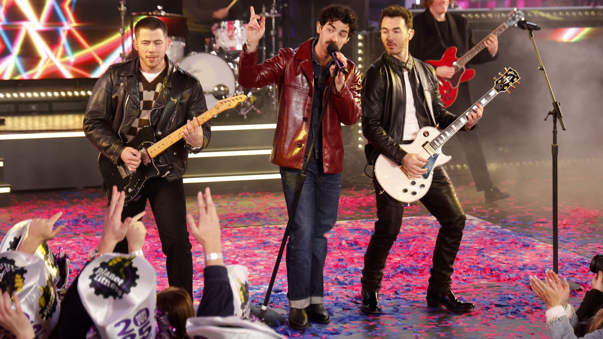 Jonas-Brothers-begeisterten-Fans-mit-altem-Camp-Rock-Song