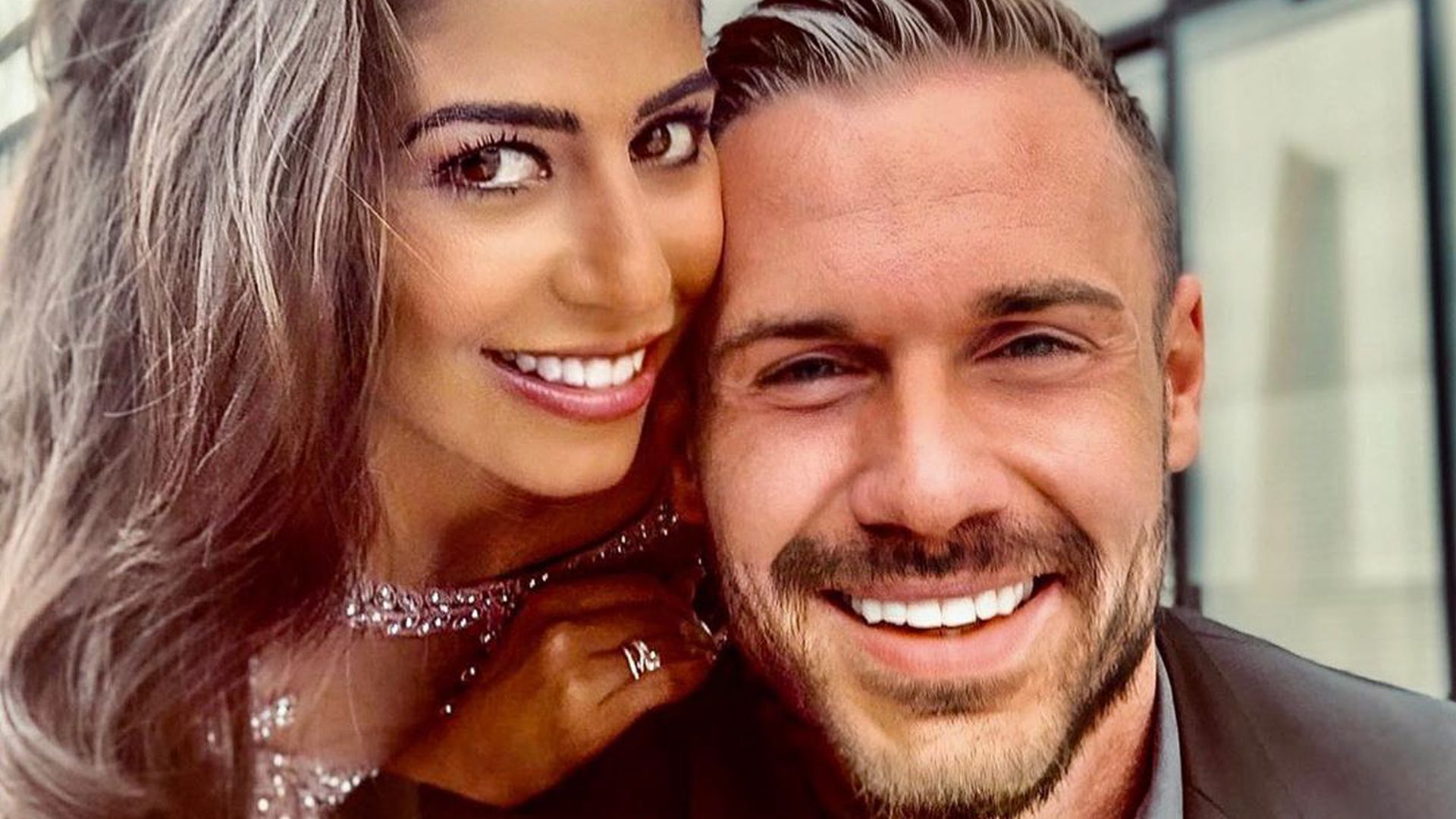 Mit Kampfansage Von Eva Rtl Bestatigt Sommerhaus Teilnahme Promiflash De Mit Kampfansage Von Eva Rtl Bestatigt Sommerhaus Teilnahme Promiflash De