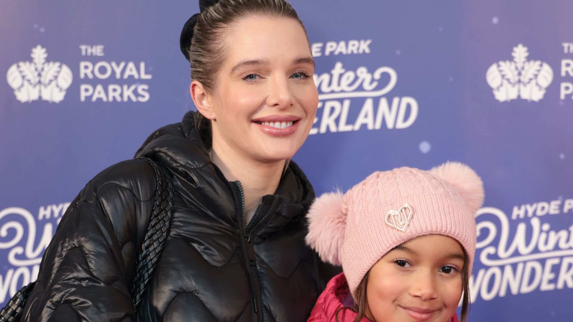 Wieder-vertragen-Helen-Flanagan-mit-Ex-und-Kids-unterwegs