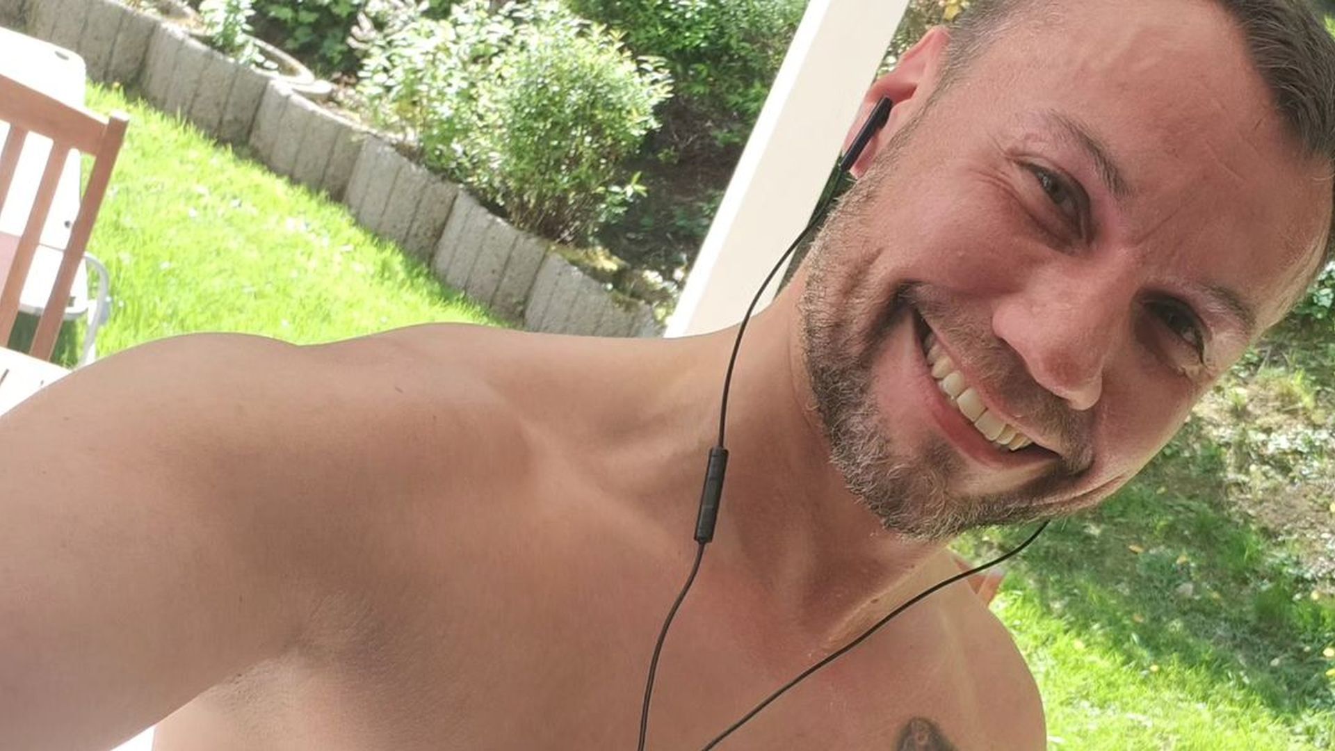 Hot-Hochzeit-auf-den-ersten-Blick-Kandidat-zeigt-Sixpack-