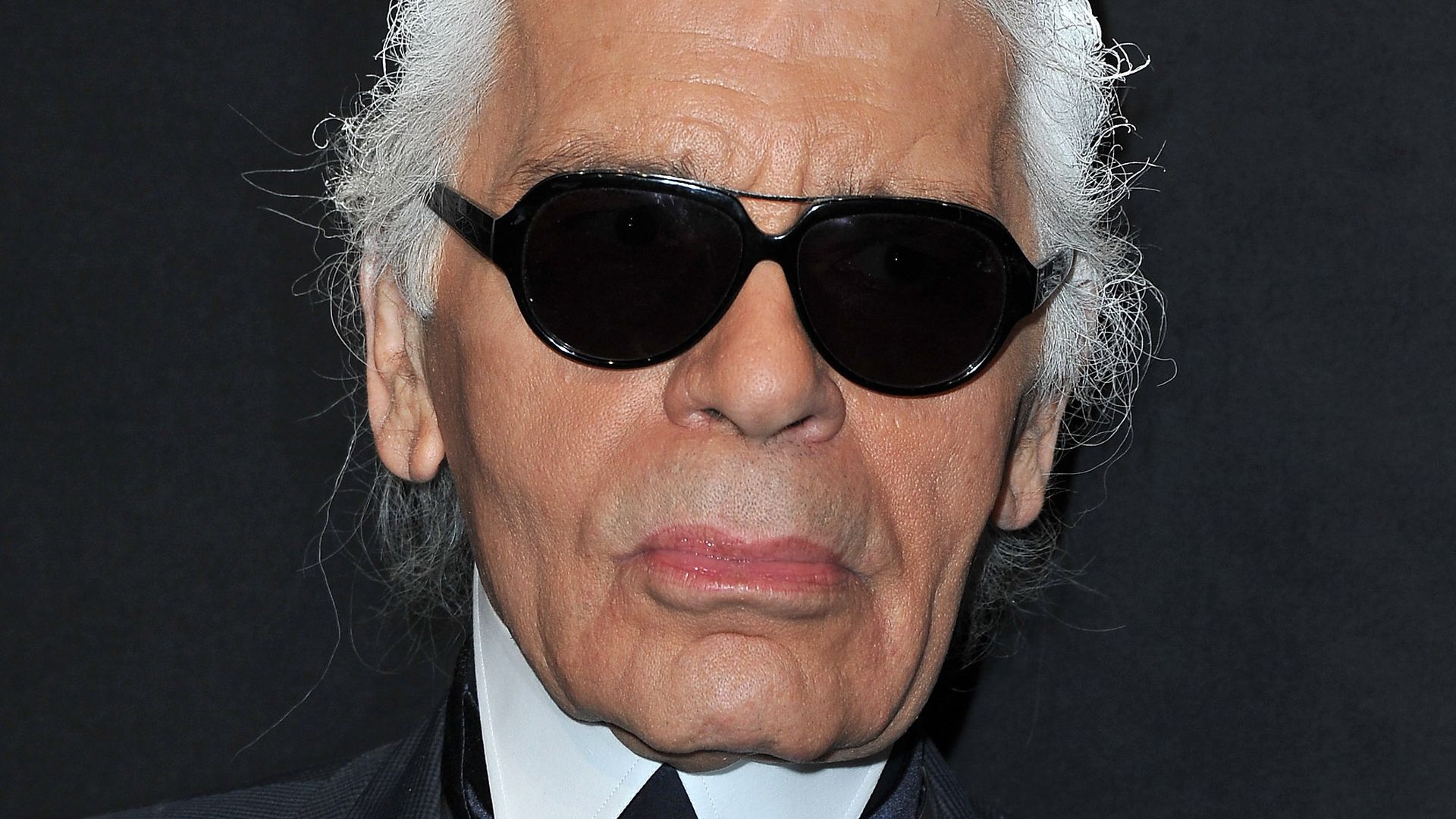 Karl Lagerfeld | Promiflash.de