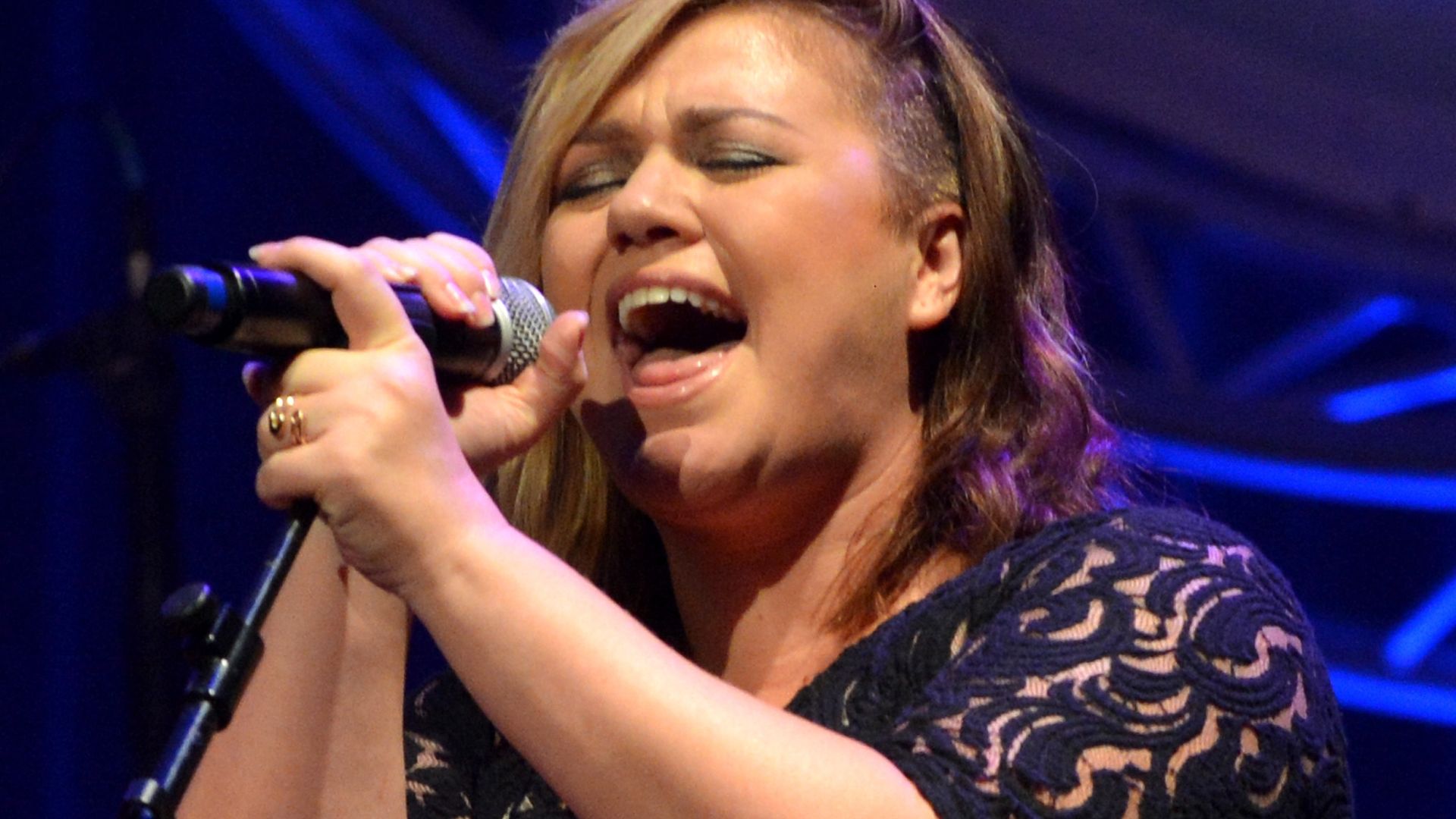 Unglaublich Ex Mann Stirbt Mit 48 Kelly Clarkson Verrät Bisher Unbekannte Details - d69tzhx