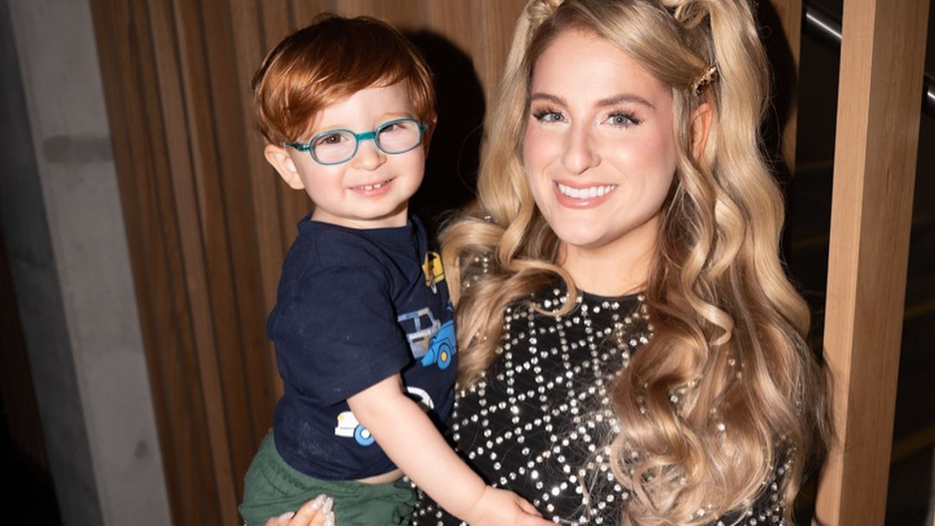 Söhnchen hilft mit Meghan Trainor enthüllt Babygeschlecht