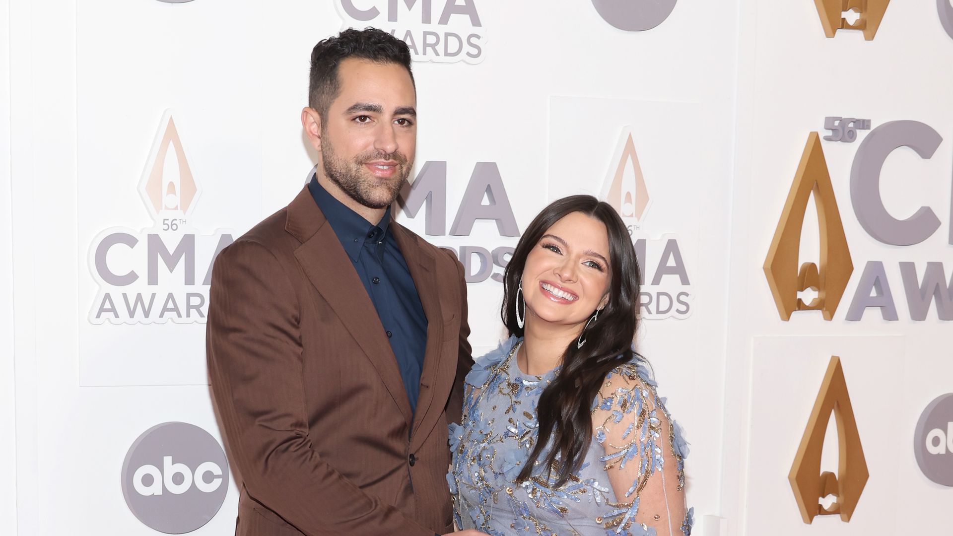 "The Bold Type"Star Katie Stevens ist erstmals schwanger